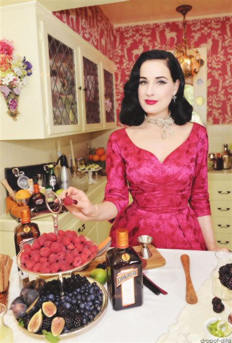 dita von teese those are fake lemons